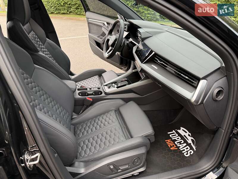 Седан Audi RS3 2022 в Киеве