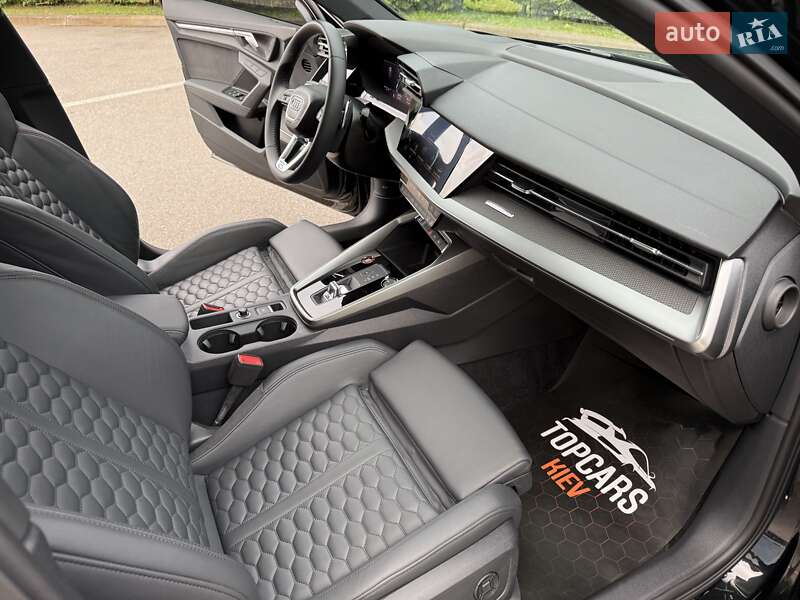Седан Audi RS3 2022 в Киеве