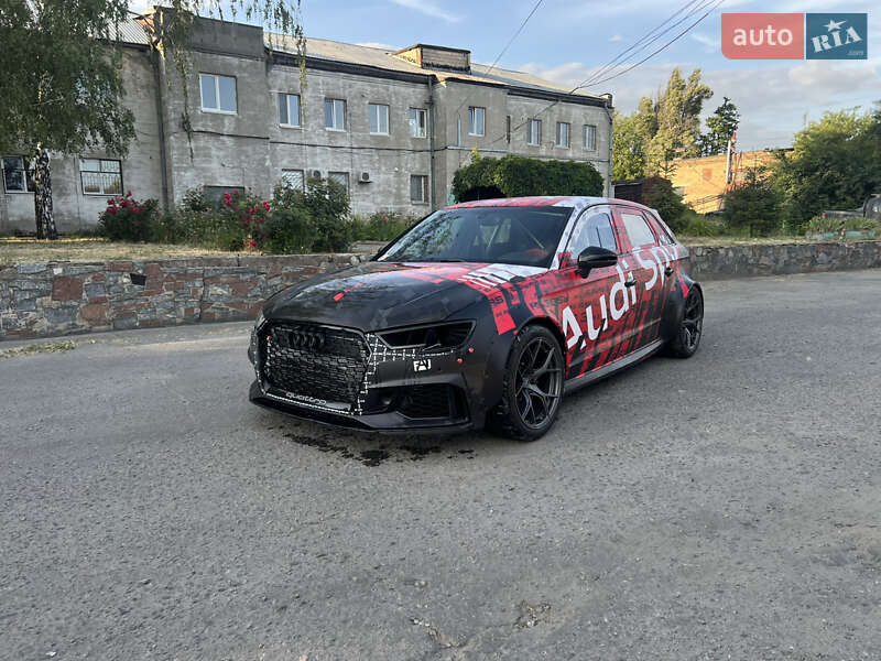 Audi RS3 2019