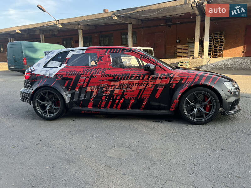 Седан Audi RS3 2019 в Днепре
