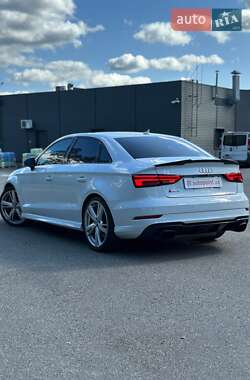 Седан Audi RS3 2018 в 