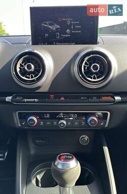 Седан Audi RS3 2018 в 
