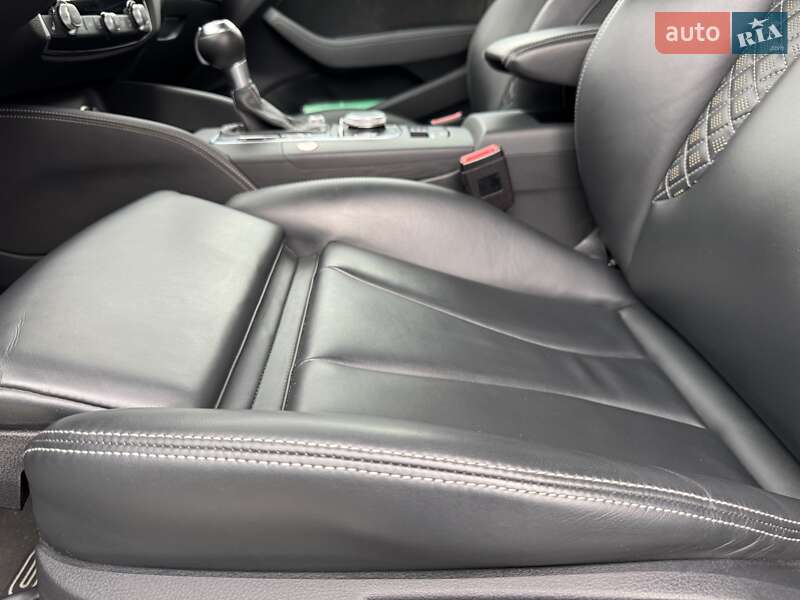 Хетчбек Audi RS3 2016 в Києві