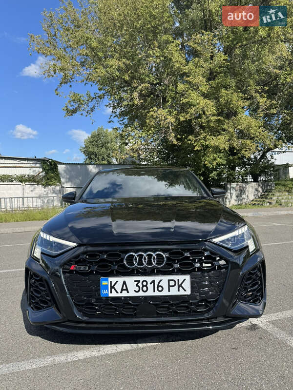 Седан Audi RS3 2024 в Киеве