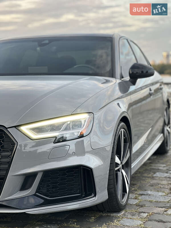 Седан Audi RS3 2020 в Киеве