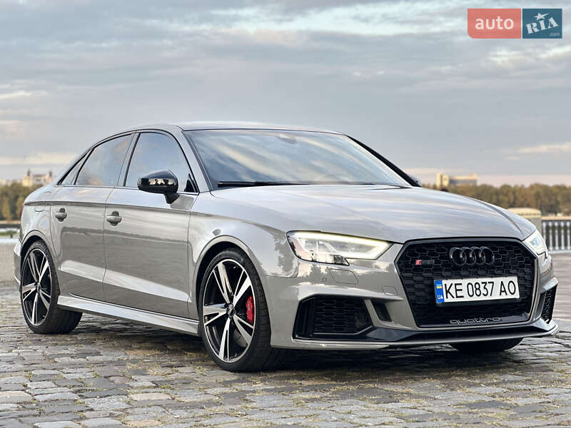 Седан Audi RS3 2020 в Киеве