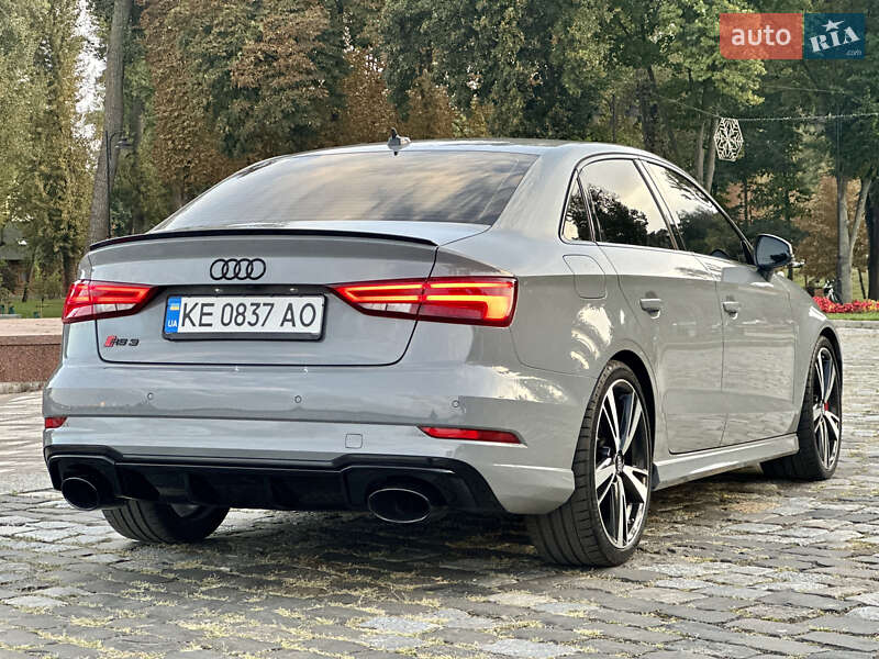 Седан Audi RS3 2020 в Киеве