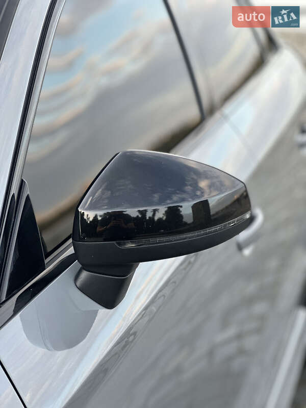 Седан Audi RS3 2020 в Киеве