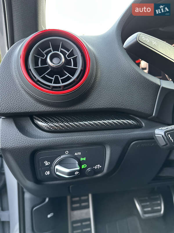 Седан Audi RS3 2020 в Киеве