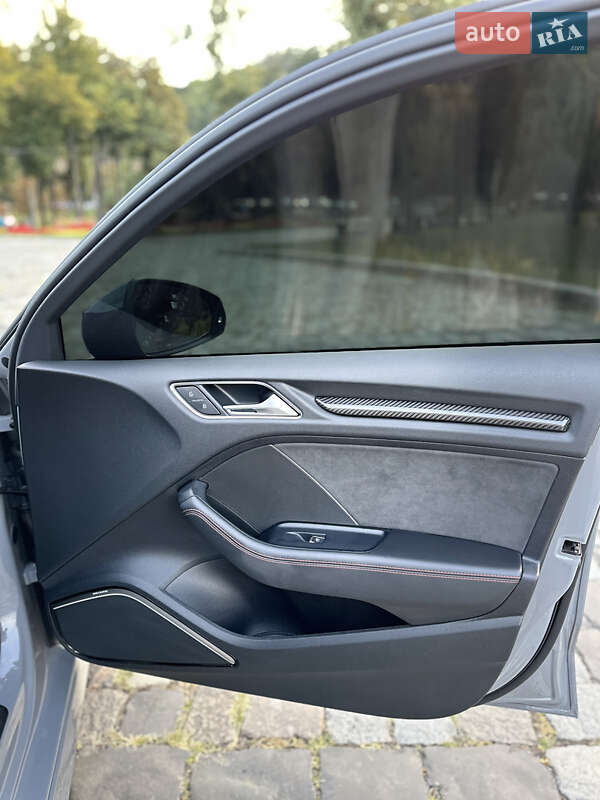 Седан Audi RS3 2020 в Киеве