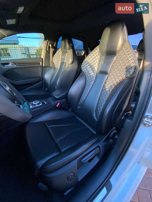 Седан Audi RS3 2017 в Запоріжжі