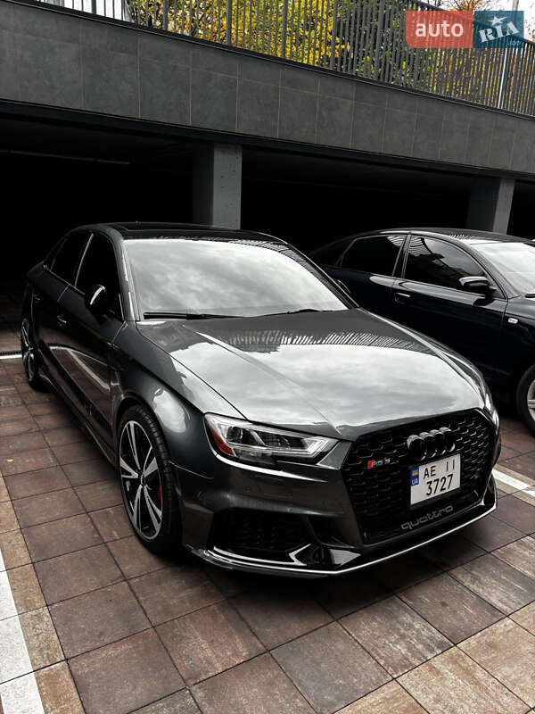 Седан Audi RS3 2019 в Дніпрі