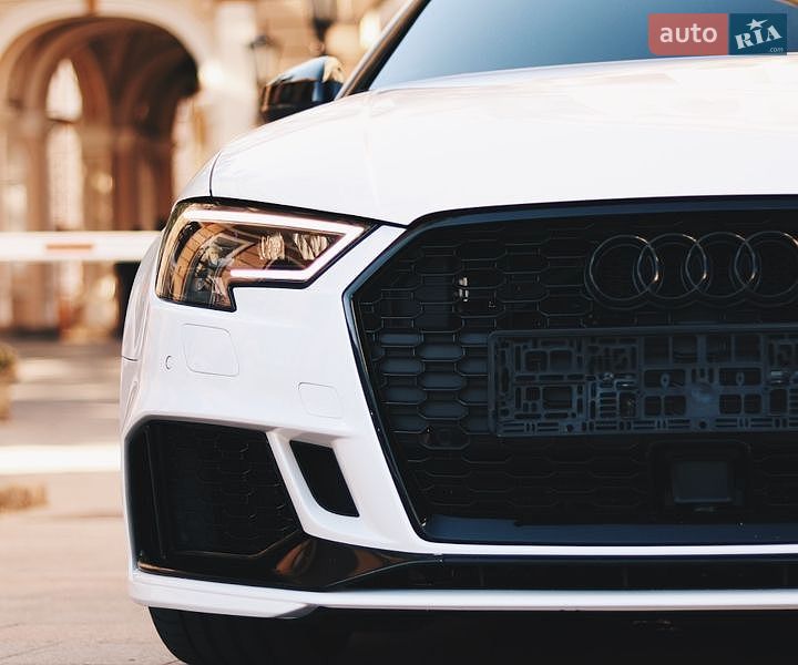 Седан Audi RS3 2019 в Одесі