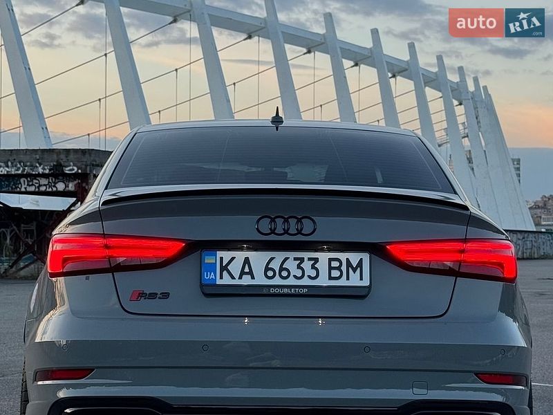 Седан Audi RS3 2018 в Киеве
