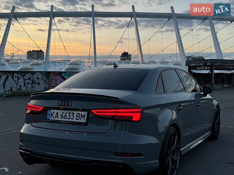 Седан Audi RS3 2018 в Киеве