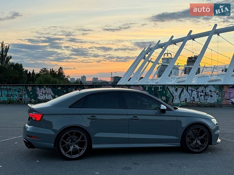 Седан Audi RS3 2018 в Киеве