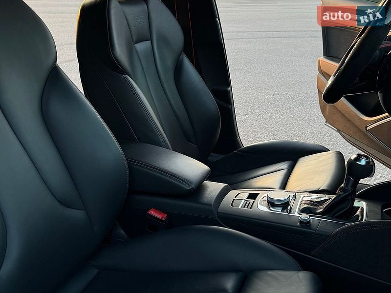 Седан Audi RS3 2018 в Киеве