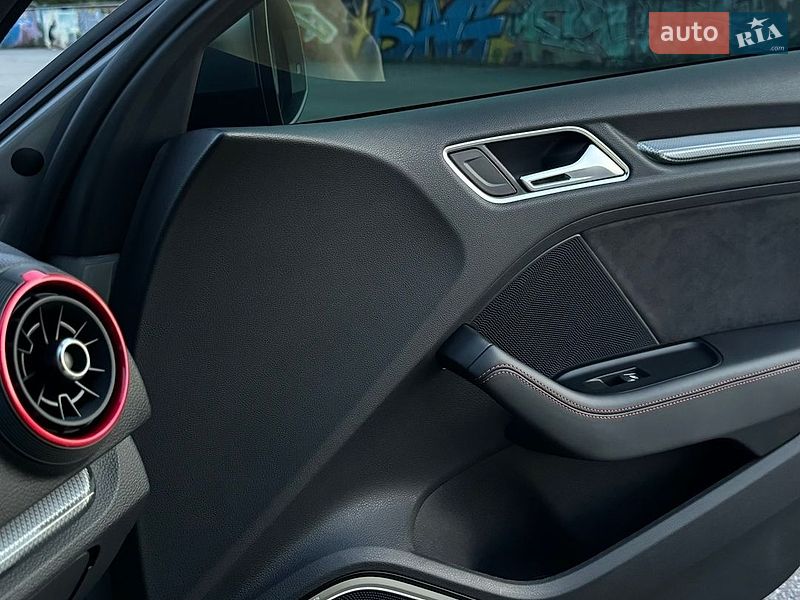 Седан Audi RS3 2018 в Киеве