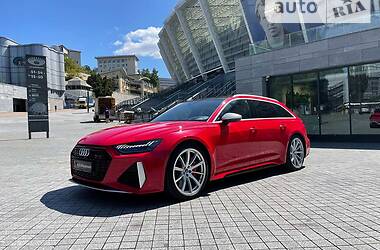 Универсал Audi RS6 2021 в 