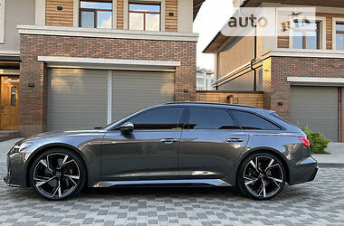 Універсал Audi RS6 2021 в 