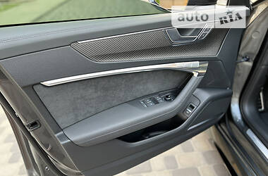 Універсал Audi RS6 2021 в 