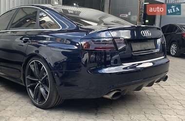 Седан Audi RS6 2010 в 