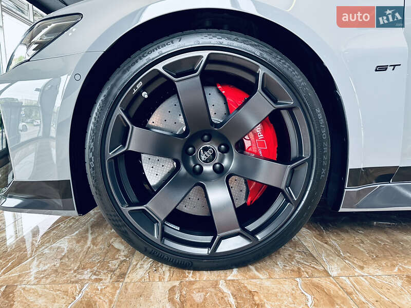 Универсал Audi RS6 2024 в Киеве