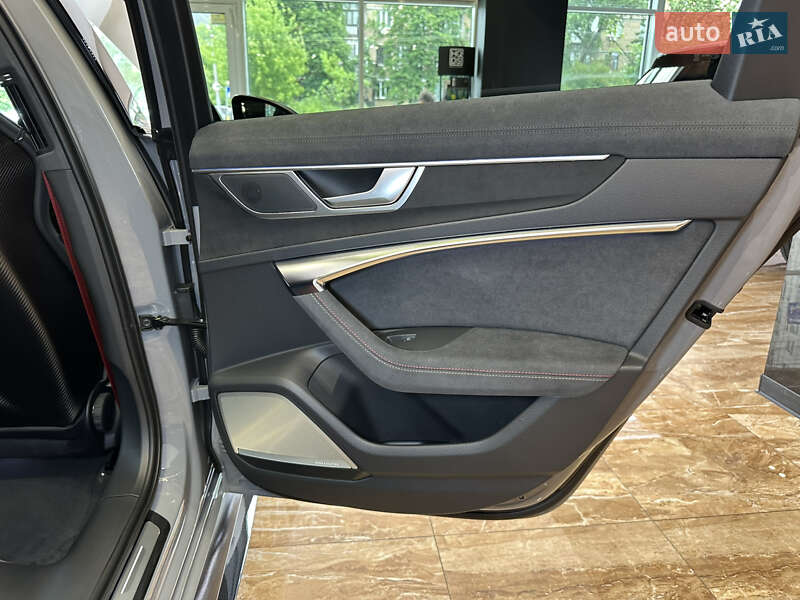 Универсал Audi RS6 2024 в Киеве