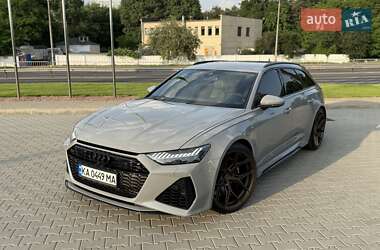 Универсал Audi RS6 2022 в 