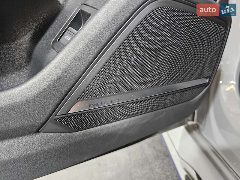 Универсал Audi RS6 2025 в Киеве фото 30 Универсал Audi RS6 2025 в Киеве