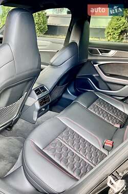 Универсал Audi RS6 2021 в 