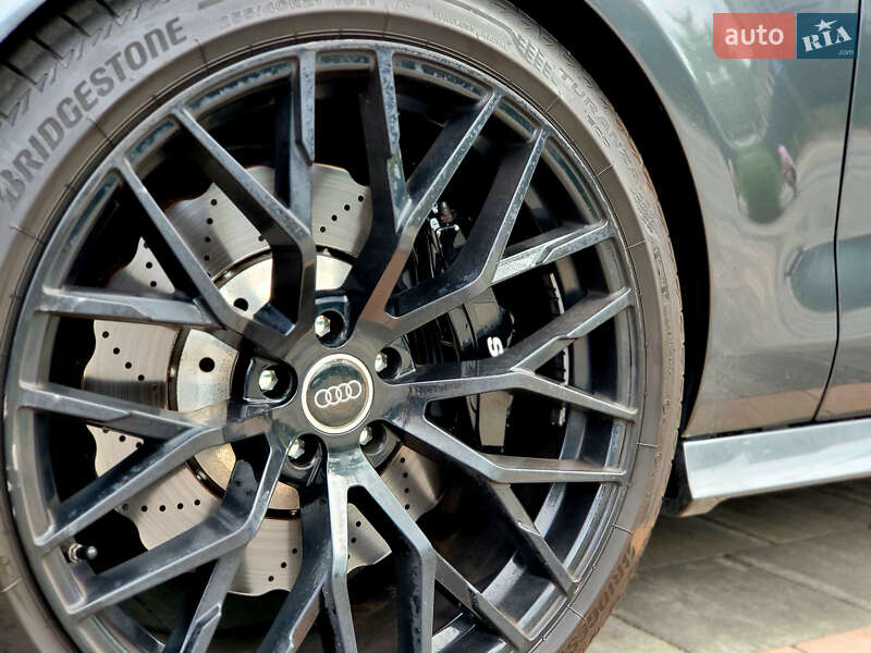Лифтбек Audi RS7 Sportback 2016 в Киеве фото 12 Лифтбек Audi RS7 Sportback 2016 в Киеве