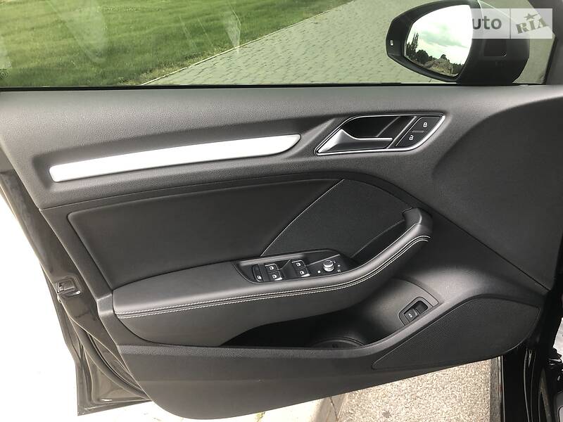 Седан Audi S3 2016 в Днепре