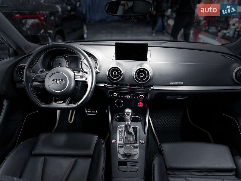 Хэтчбек Audi S3 2014 в Киеве