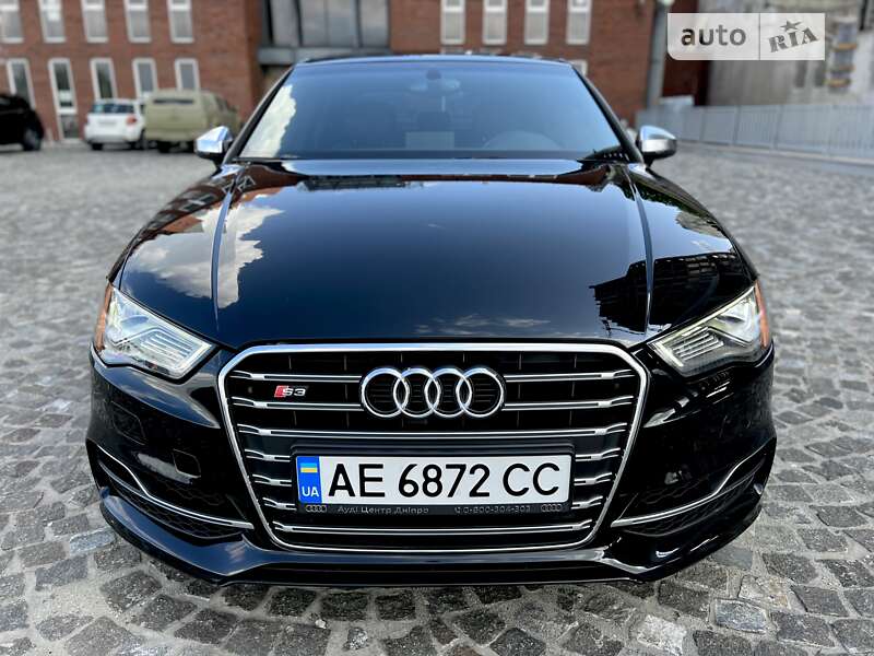 Седан Audi S3 2015 в 