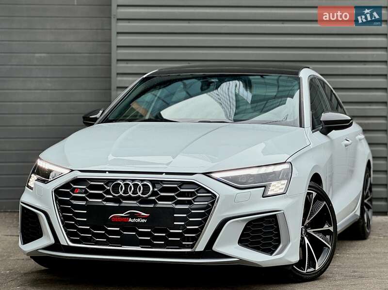 Седан Audi S3 2022 в Киеве