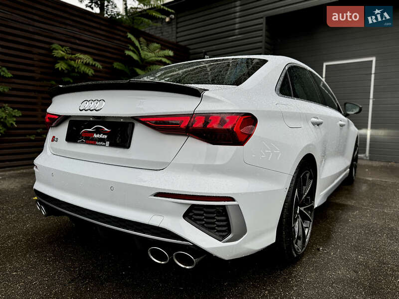 Седан Audi S3 2022 в Киеве