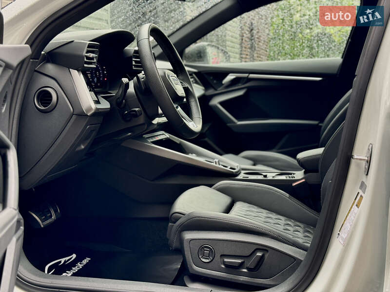Седан Audi S3 2022 в Киеве