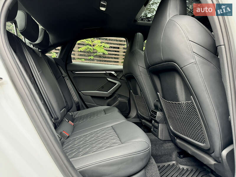Седан Audi S3 2022 в Киеве