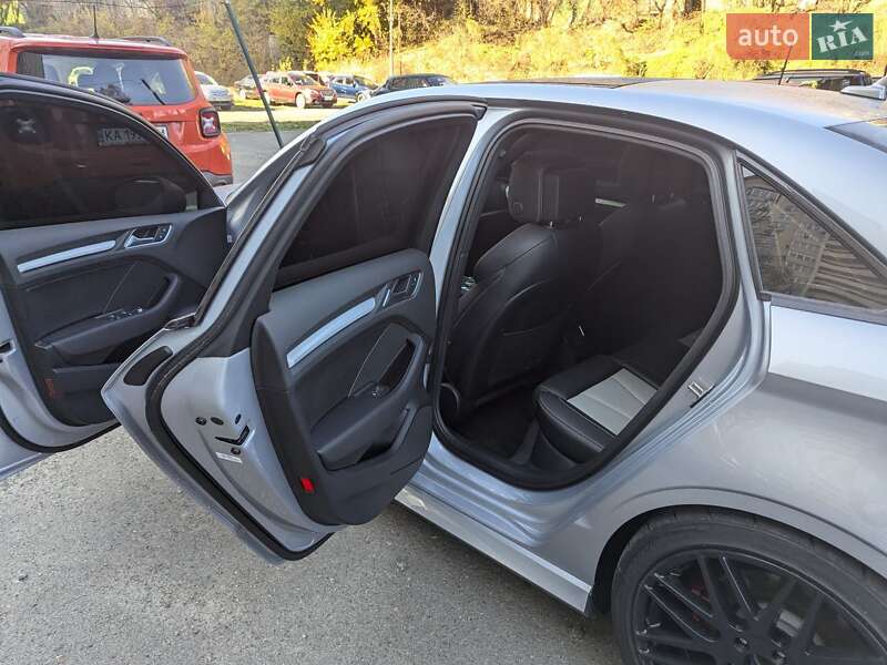 Седан Audi S3 2015 в Киеве