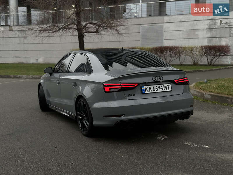 Седан Audi S3 2016 в Киеве