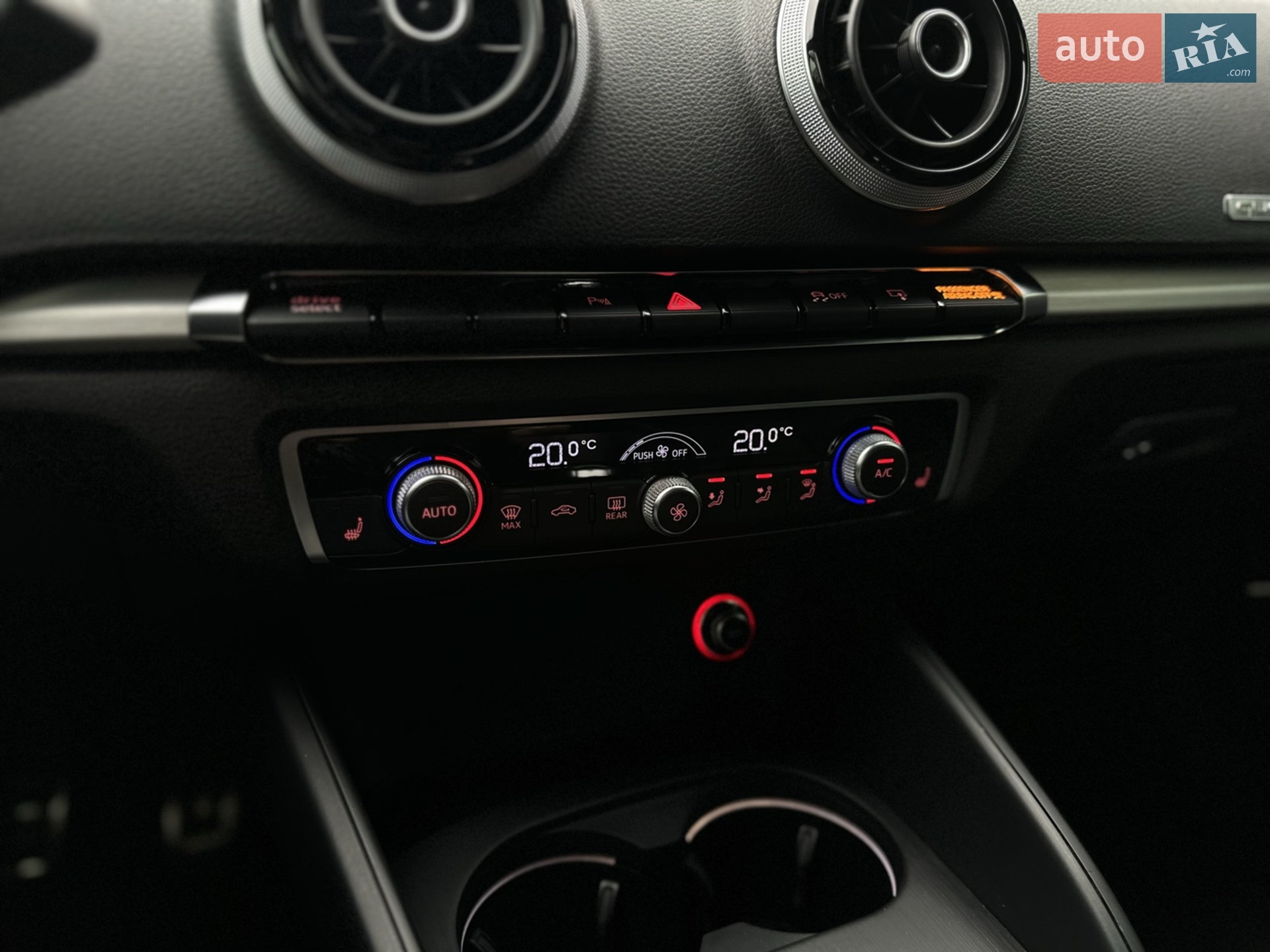 2016 Audi S3 - мініатюра 10