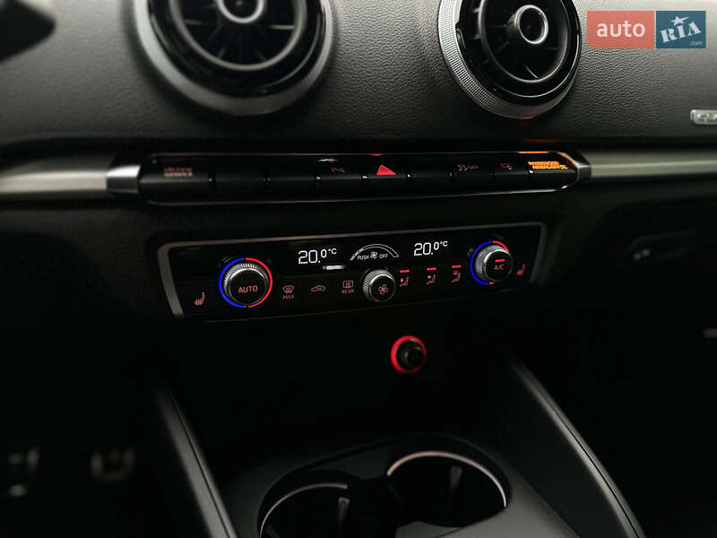 Седан Audi S3 2016 в Киеве