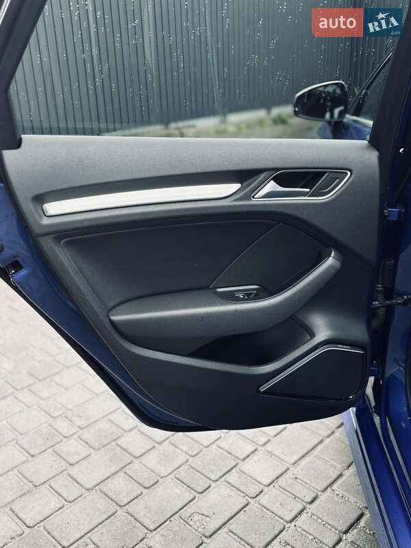 Хэтчбек Audi S3 2016 в Виннице