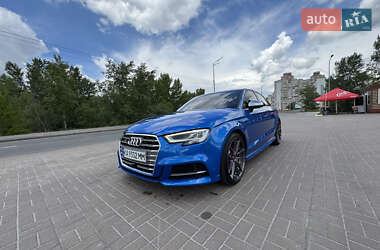 Седан Audi S3 2017 в 
