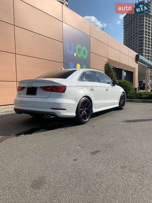 Седан Audi S3 2015 в Днепре