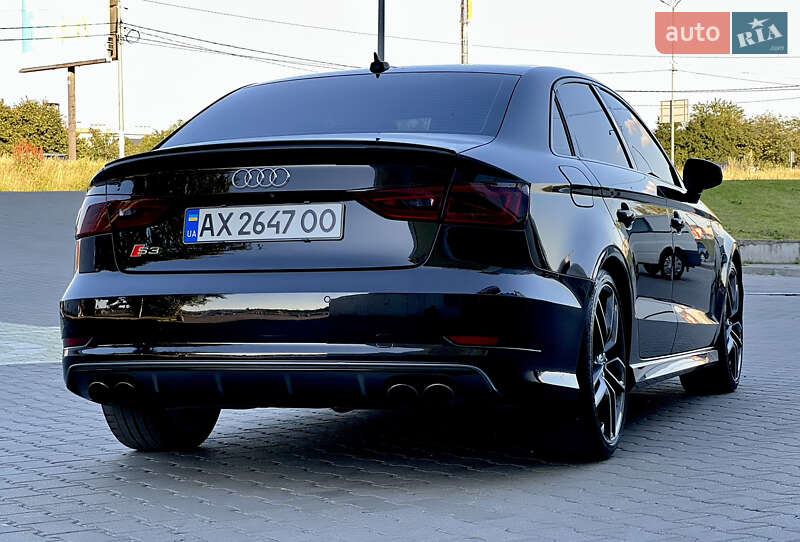 Седан Audi S3 2014 в Киеве