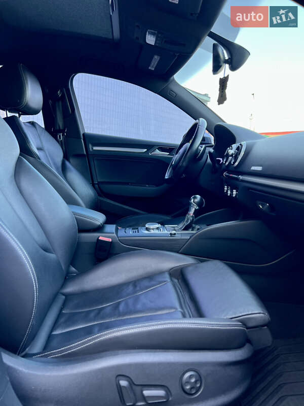 Седан Audi S3 2014 в Киеве
