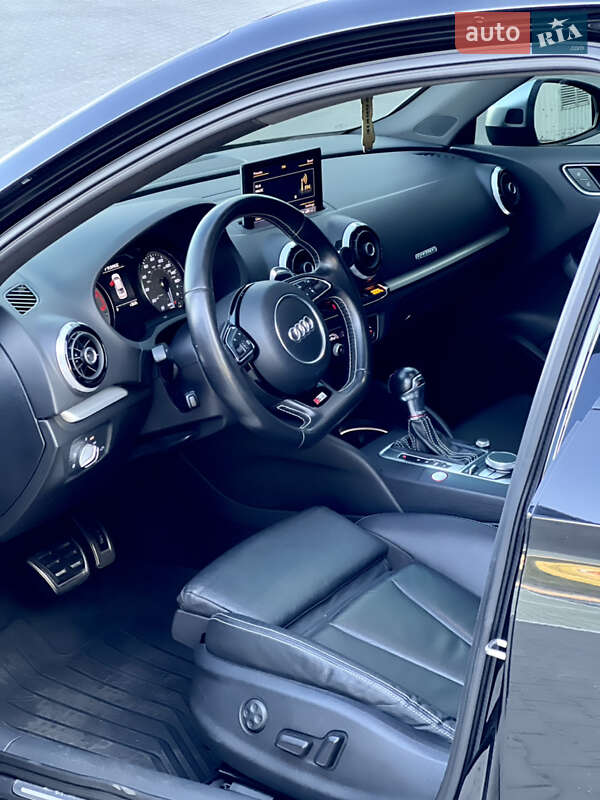 Седан Audi S3 2014 в Киеве