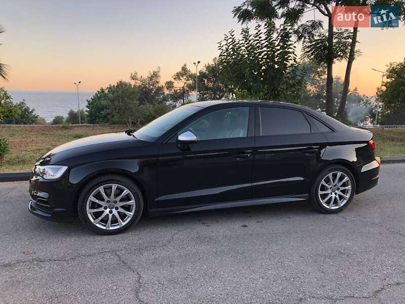 Седан Audi S3 2015 в Ізмаїлі